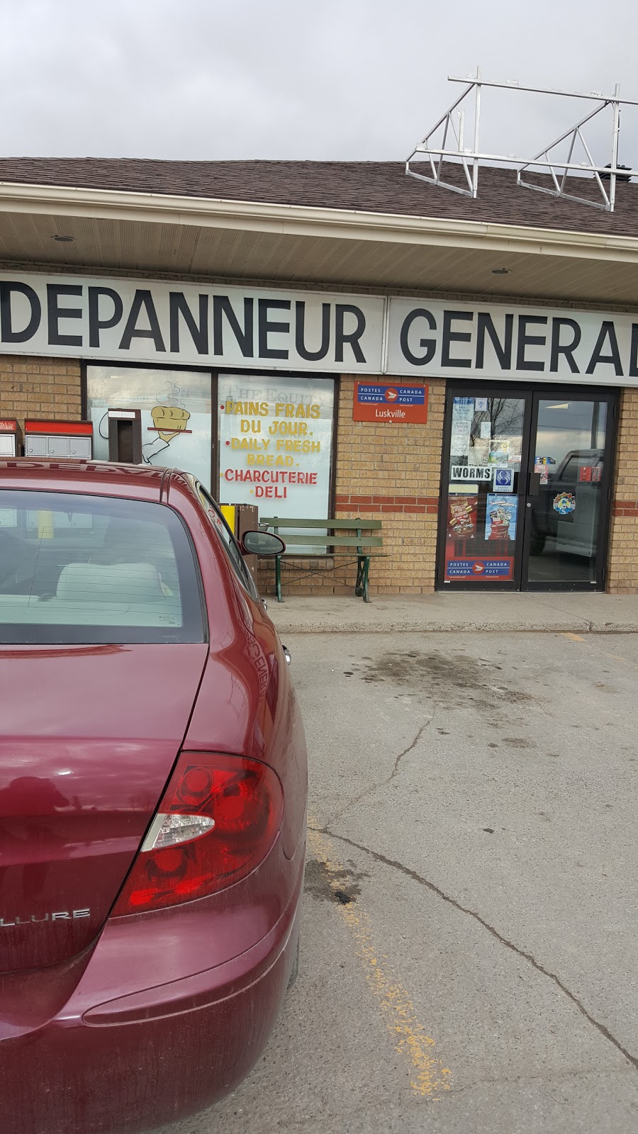 Depanneur General De Luskville | 2950 QC-148, Luskville, QC J0X 2G0, Canada | Phone: (819) 455-2222