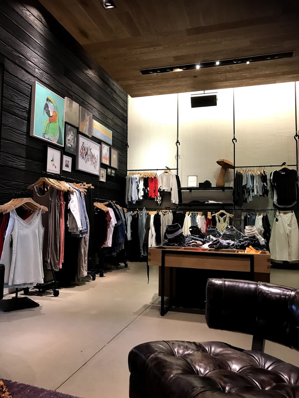 Aritzia | 644 Park Royal N, West Vancouver, BC V7T 1H9, Canada | Phone: (604) 926-7666