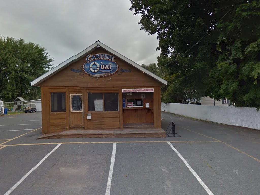 Cantine Du Quai | 244 Rang de lÎle, Pierreville, QC J0G 1J0, Canada | Phone: (450) 568-3664