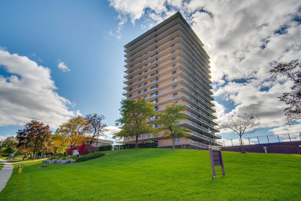 Beacon Tower | 25 Westmount Rd N, Waterloo, ON N2L 5G7, Canada | Phone: (226) 499-8575