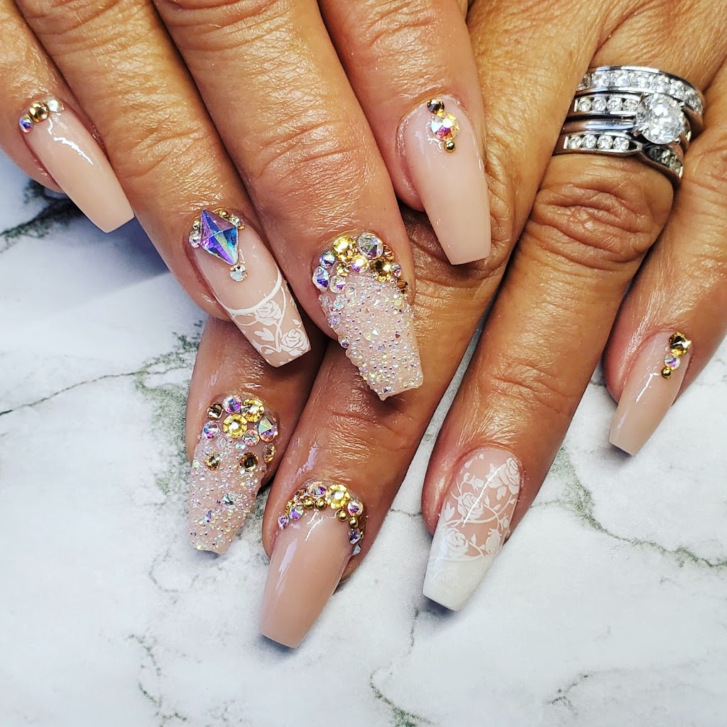 Diamond Nails Studio | 1124 Colville Rd, Victoria, BC V9A 4P7, Canada | Phone: (250) 516-5514