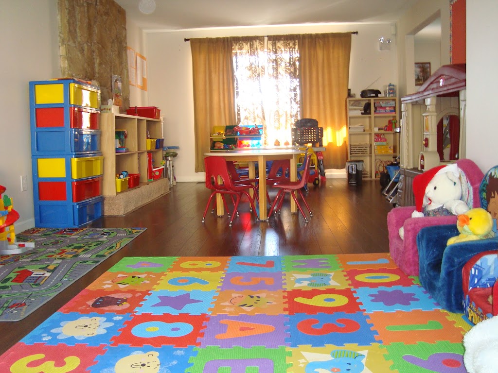 Happy Minds Daycare | 15035 Spenser Dr, Surrey, BC V3S 5Z6, Canada | Phone: (778) 387-6249