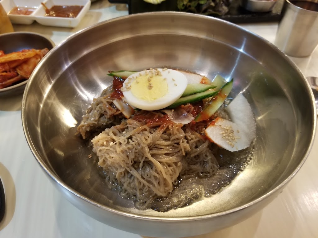 Myungdong Noodle Shabu-Shabu | 2560 Shepard Ave #5, Mississauga, ON L5A 4E1, Canada | Phone: (905) 306-1010