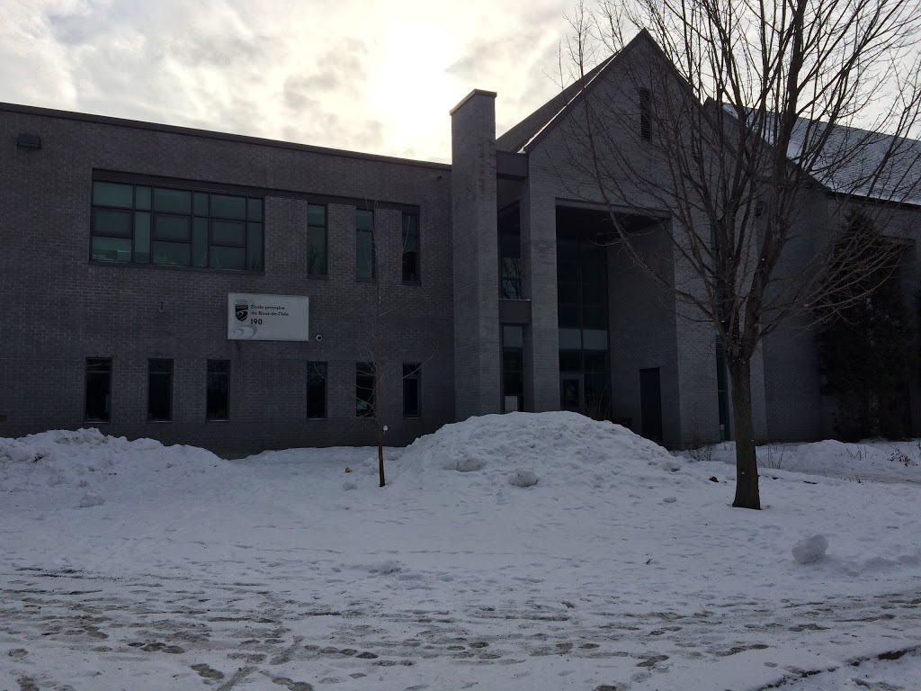 École Du Bout-De-LIsle | 190 Vallée St, Sainte-Anne-de-Bellevue, QC H9X 4B8, Canada | Phone: (514) 855-4240