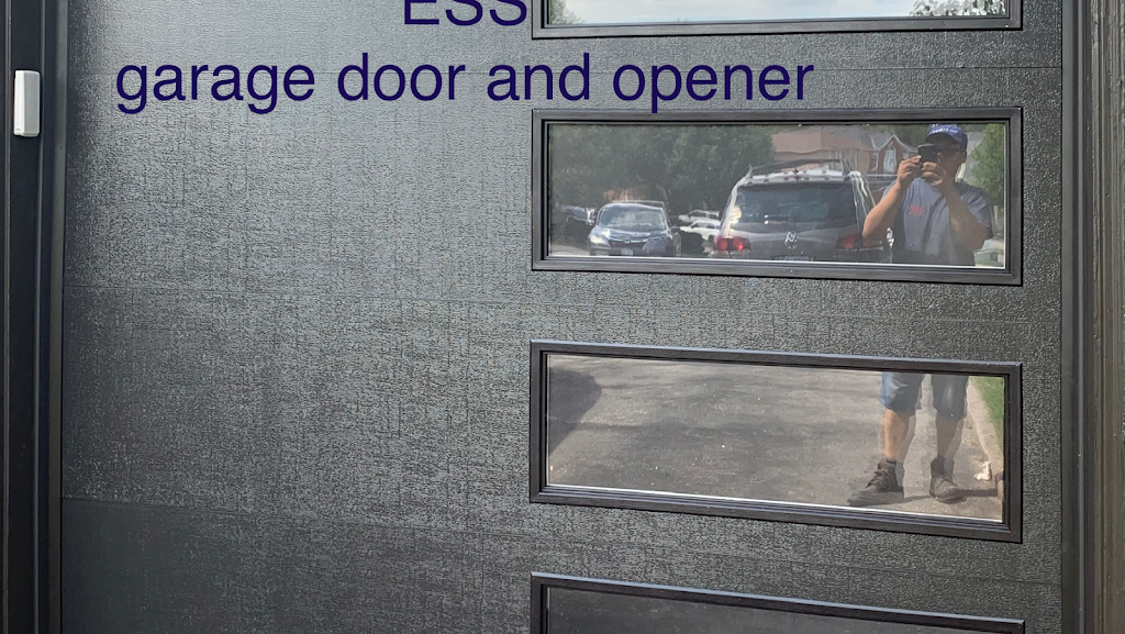 ESS garage door and opener technician corporation | 3258 Sunlight St, Mississauga, ON L5M 0G7, Canada | Phone: (647) 886-5987