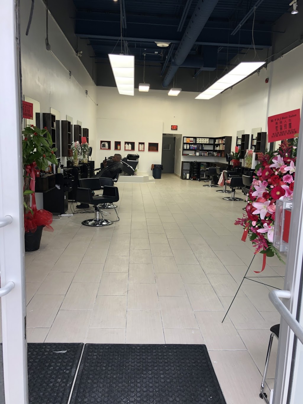 T&J HAIR SALON | 150 West Dr, Brampton, ON L6T 4P9, Canada | Phone: (905) 451-9888