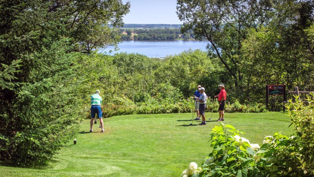 Golf Le Château Montebello | 300 Chem. du Chalet, Montebello, QC J0V 1L0, Canada | Phone: (819) 423-6341