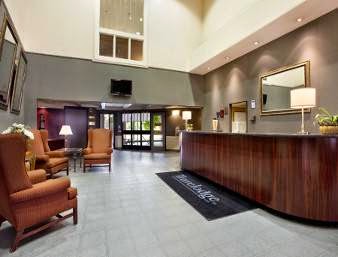 Travelodge by Wyndham Ottawa East | 1486 Innes Rd, Gloucester, ON K1B 3V5, Canada | Phone: (613) 702-0719