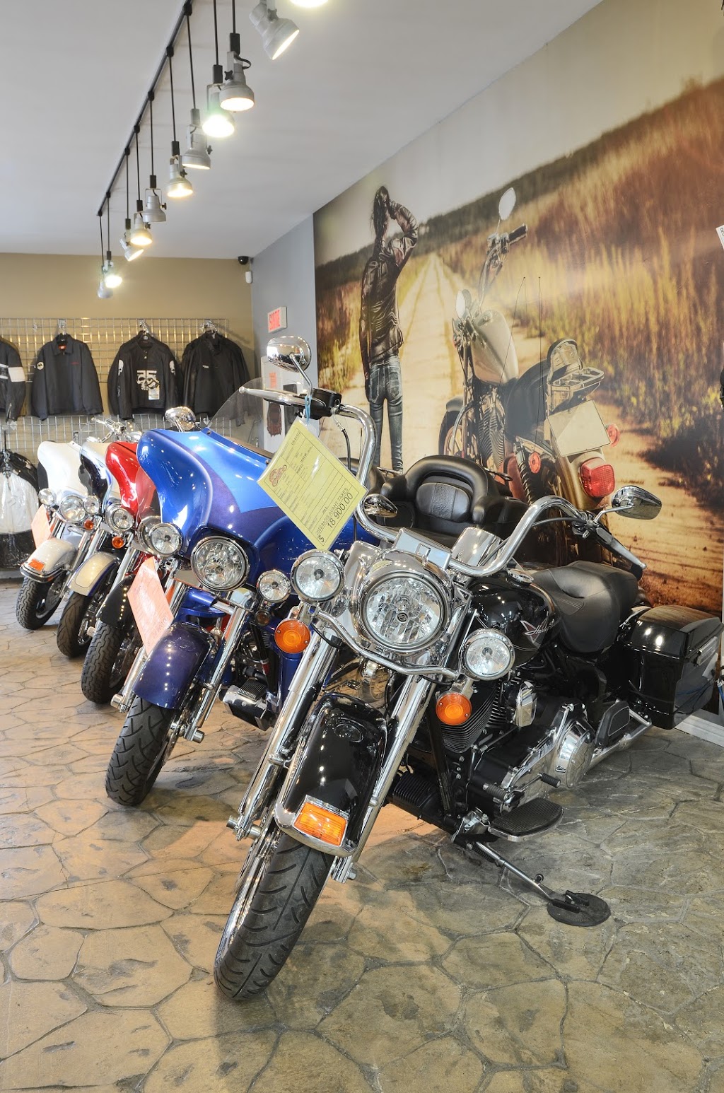 Moto en Action | 1574 Chemin Saint-Henri, Mascouche, QC J7K 2N4, Canada | Phone: (450) 474-1079