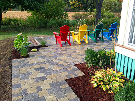 Four Seasons Landscaping PEC | 200 Scotts Mill Rd, Milford, ON K0K 2P0, Canada | Phone: (613) 476-5684