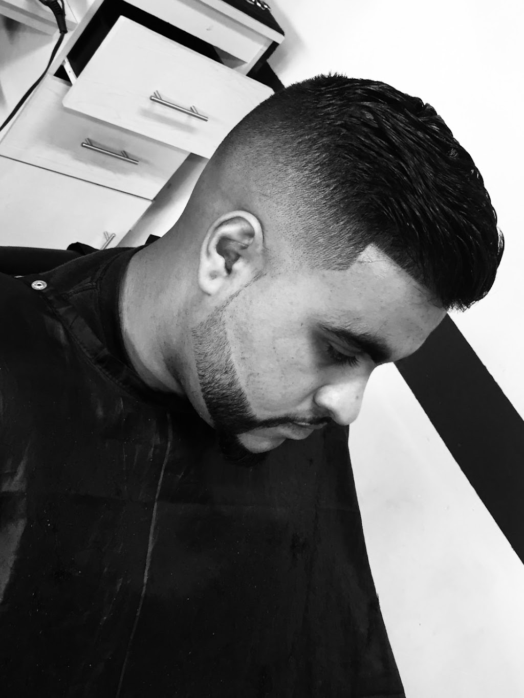 BarberFellas Luxury Barbershop | 45 Burnhamthorpe Rd E, Oakville, ON L6H 7C8, Canada | Phone: (647) 892-3051