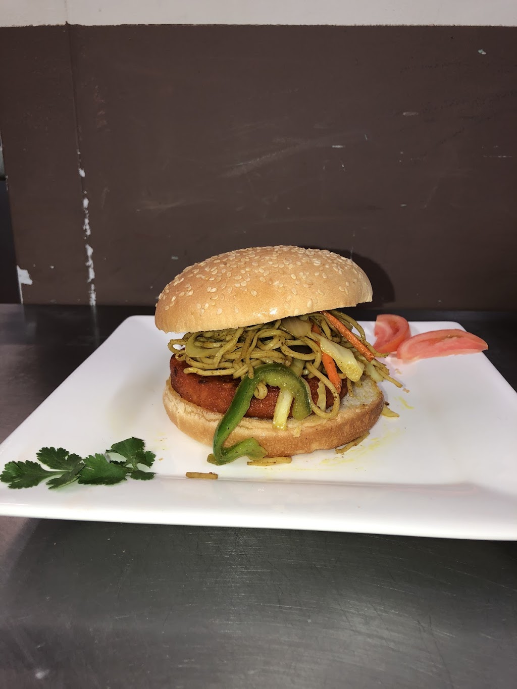 Veggie Lovers | 50 Sunnyvale Gate #8, Brampton, ON L6S 0C4, Canada | Phone: (905) 789-8899