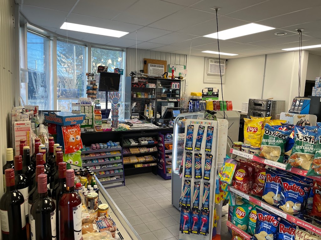 Dépanneur Les ptits Larouche | 254 Chem. Principal, Sainte-Jeanne-dArc, QC G0W 1E0, Canada | Phone: (418) 276-7527