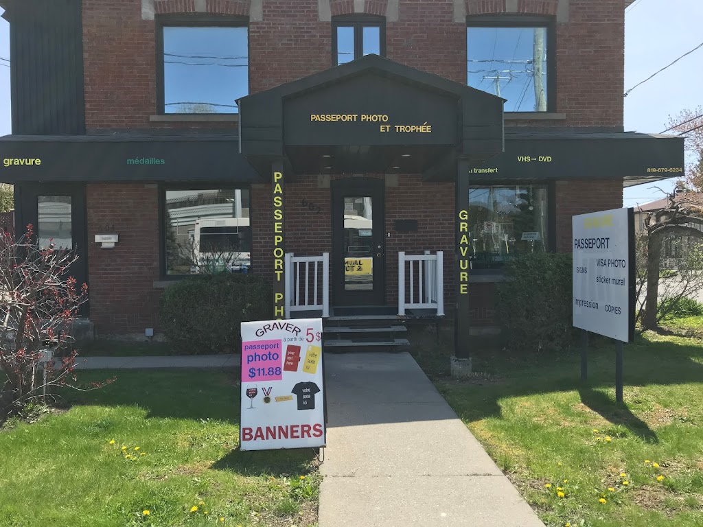 passport photo | 602 Rue du Conseil, Sherbrooke, QC J1G 1K5, Canada | Phone: (819) 679-6234