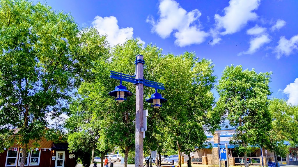 Lake Winnipeg Visitor Centre & Tourist Information | 1 Centre St #1, Gimli, MB R0C 1B0, Canada | Phone: (204) 642-7974