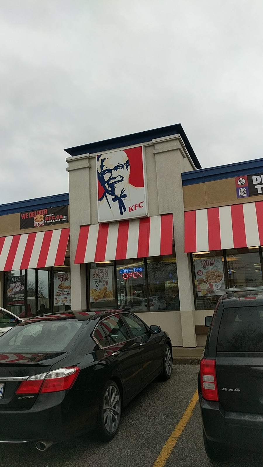 KFC | 1727 Albion Rd, Etobicoke, ON M9V 1C1, Canada | Phone: (416) 743-7486