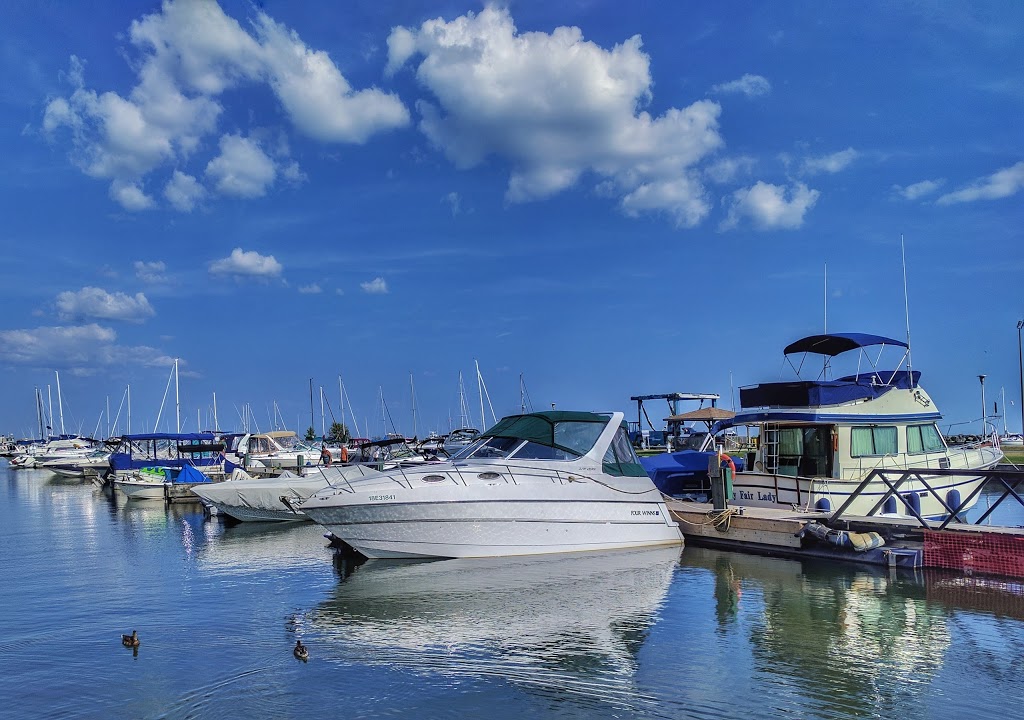 Port Dover Harbour Marina | 50 Passmore Ave, East Basin, Port Dover, ON N0A 1N0, Canada | Phone: (519) 583-1581