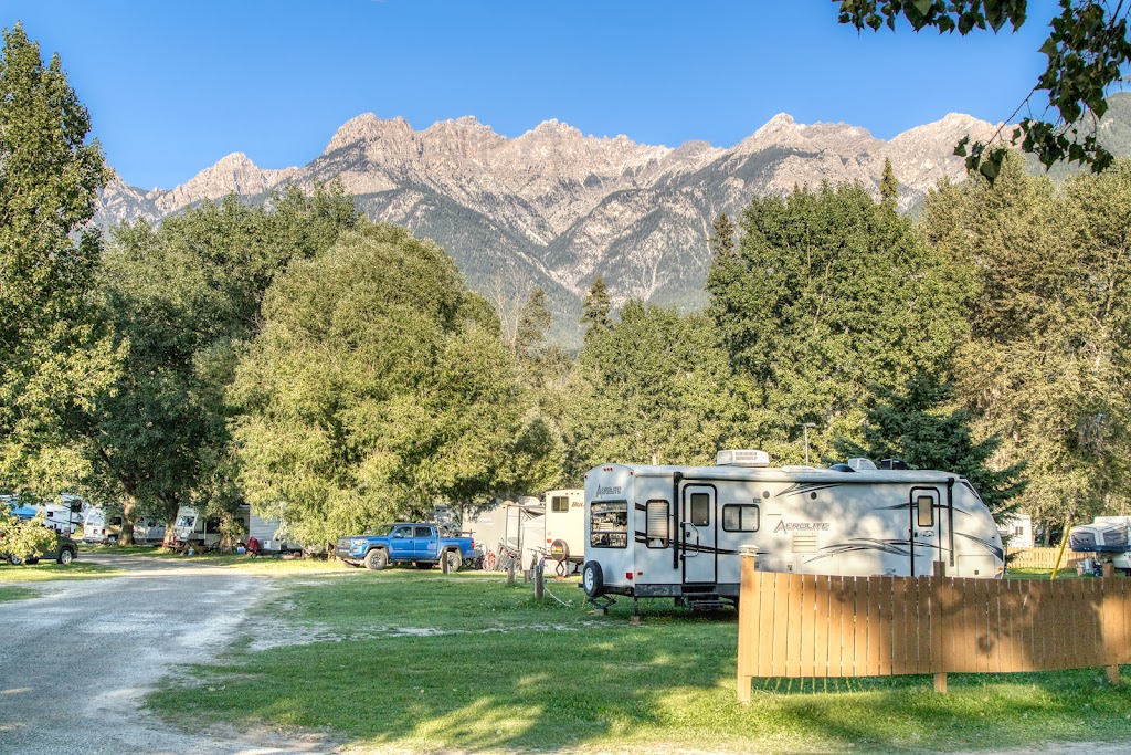 Spruce Grove Campground | 5250 Spruce Grove Frontage Rd, Fairmont Hot Springs, BC V0B 1L1, Canada | Phone: (250) 345-6561