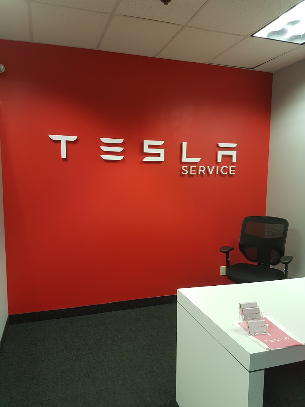 Tesla Service Center | 420 Ambassador Dr #2, Mississauga, ON L5T 2J3, Canada | Phone: (905) 678-1000