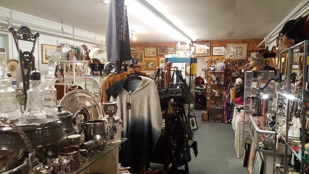 Lakeshore Antiques & Treasures | 855 Lakeshore Rd, Niagara-on-the-Lake, ON L0S 1J0, Canada | Phone: (905) 646-1965