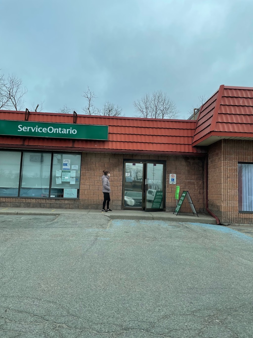 ServiceOntario | 30 Manitou Dr Unit 2A, Kitchener, ON N2C 1L3, Canada | Phone: (519) 893-5566