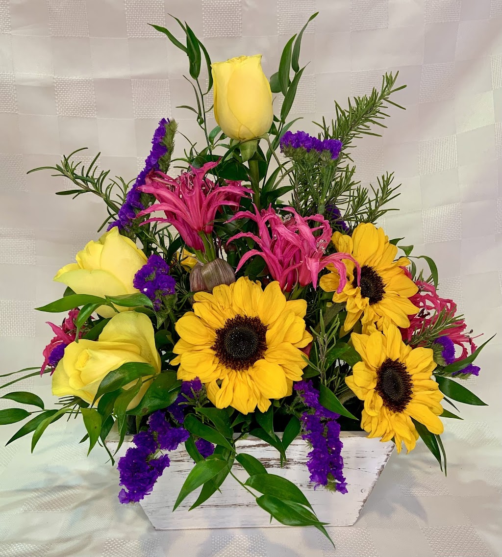 Westie Flowers | 5020 54 Ave, Eckville, AB T0M 0X0, Canada | Phone: (403) 358-8414