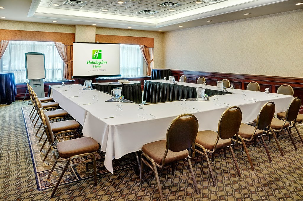 Holiday Inn & Suites Oakville @ Bronte | 2525 Wyecroft Rd, Oakville, ON L6L 6P8, Canada | Phone: (905) 847-1000