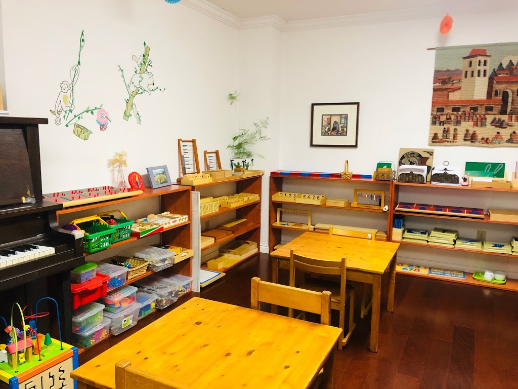 A-1 Daycare Centre | 2001 W 37th Ave, Vancouver, BC V6M 4K3, Canada | Phone: (604) 329-2273