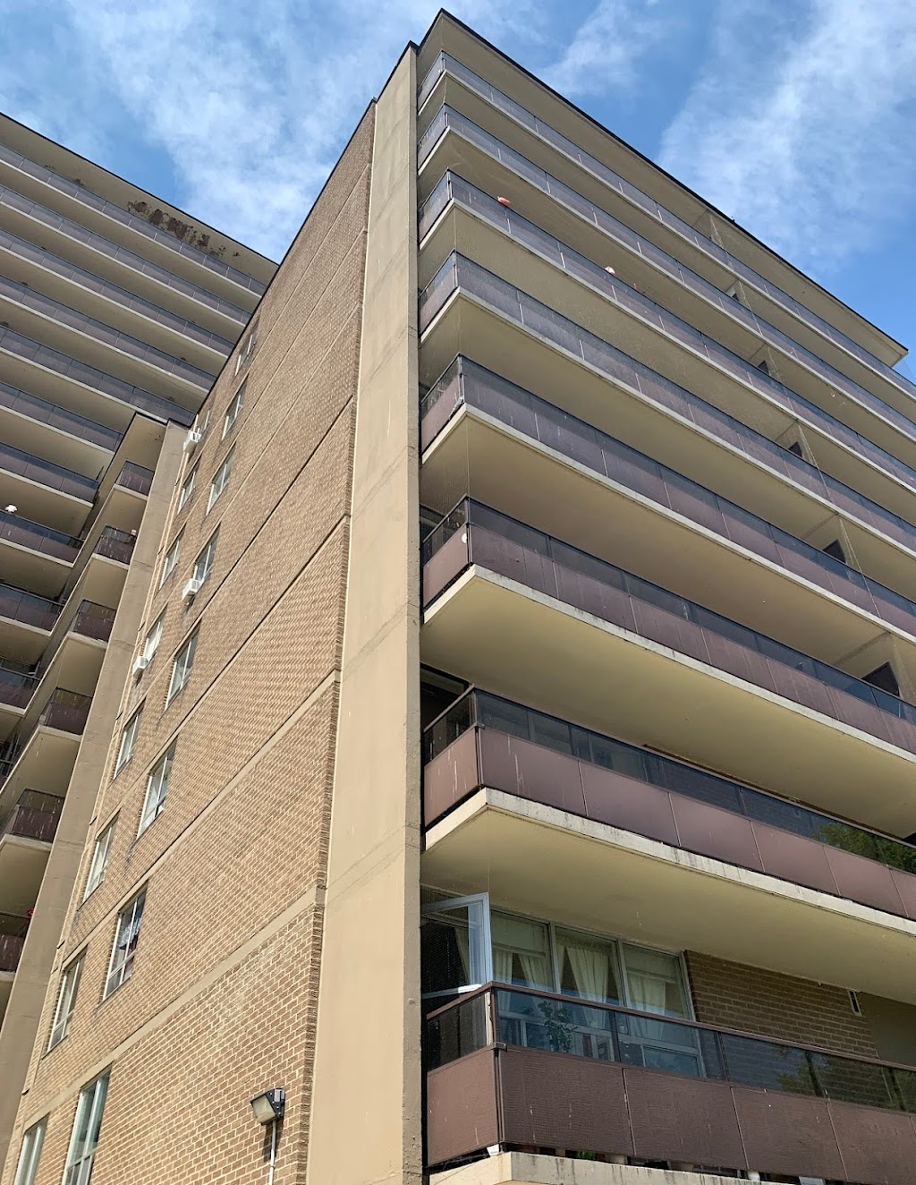 Markham Glen Condominium | 180 Markham Rd, Scarborough, ON M1M 2Z9, Canada | Phone: (416) 264-3191