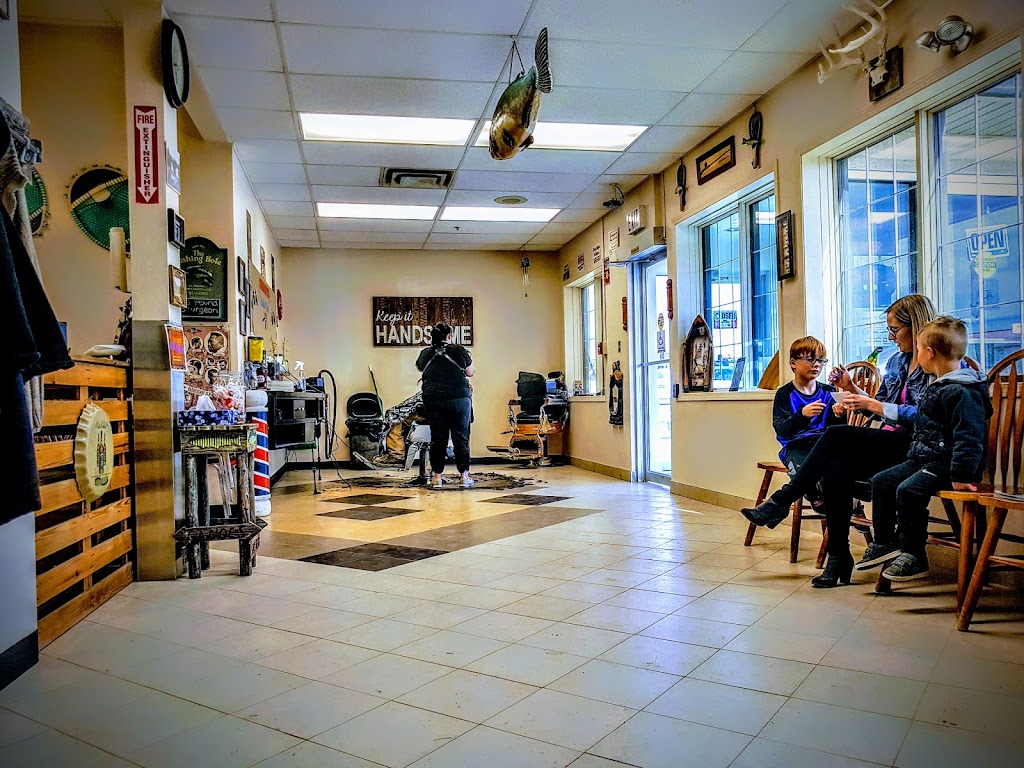 Henrys Barbershop | 4327 45 St, Rocky Mountain House, AB T4T 1A1, Canada | Phone: (403) 846-7559