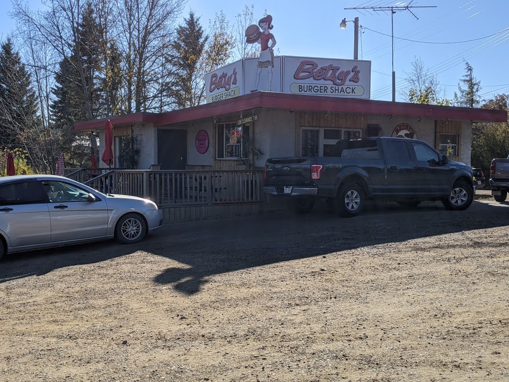 Betsys Burger Shack | 179 Wheatland Ave, Smoky Lake, AB T0A 3C0, Canada | Phone: (780) 656-4088