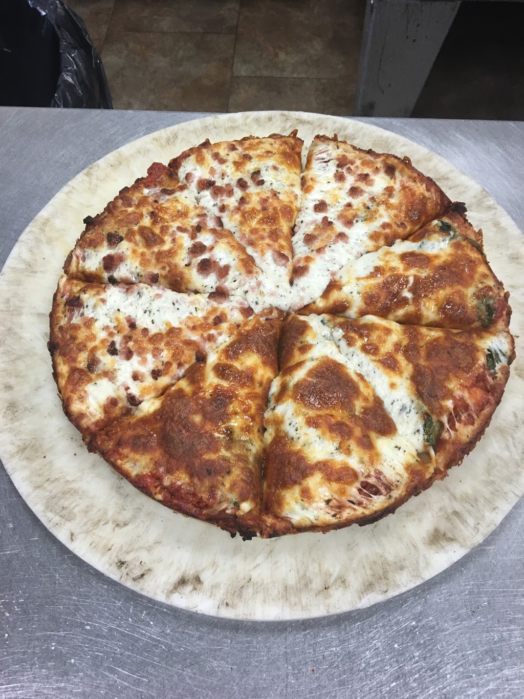 Jeannes Pizza Pantry | 2741 17 Ave SW, Calgary, AB T3E 6K8, Canada | Phone: (403) 249-1279
