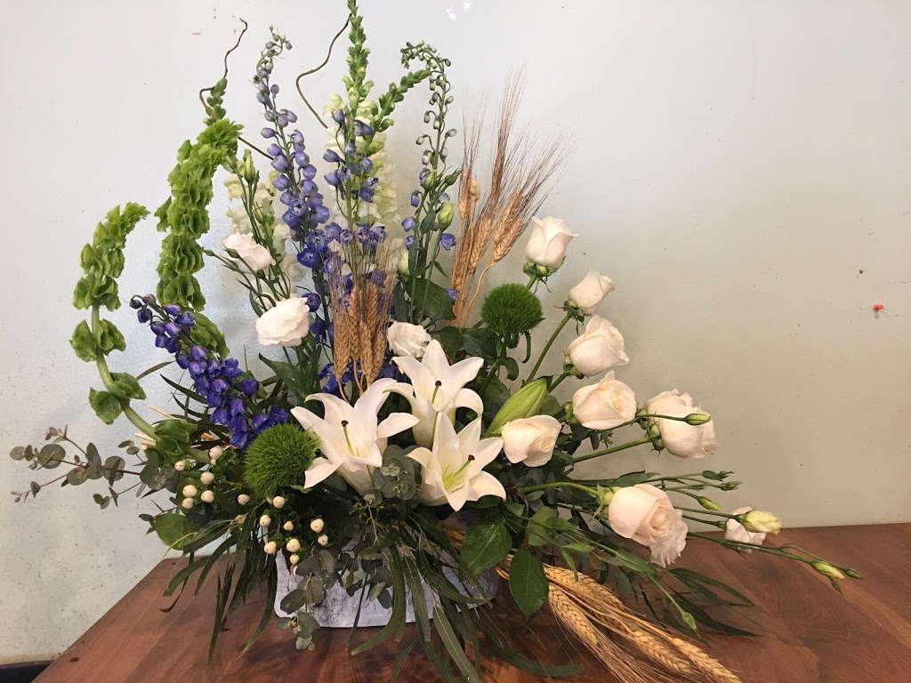 Charleswood Florists | 3534 Roblin Blvd, Winnipeg, MB R3R 0C9, Canada | Phone: (204) 888-2054