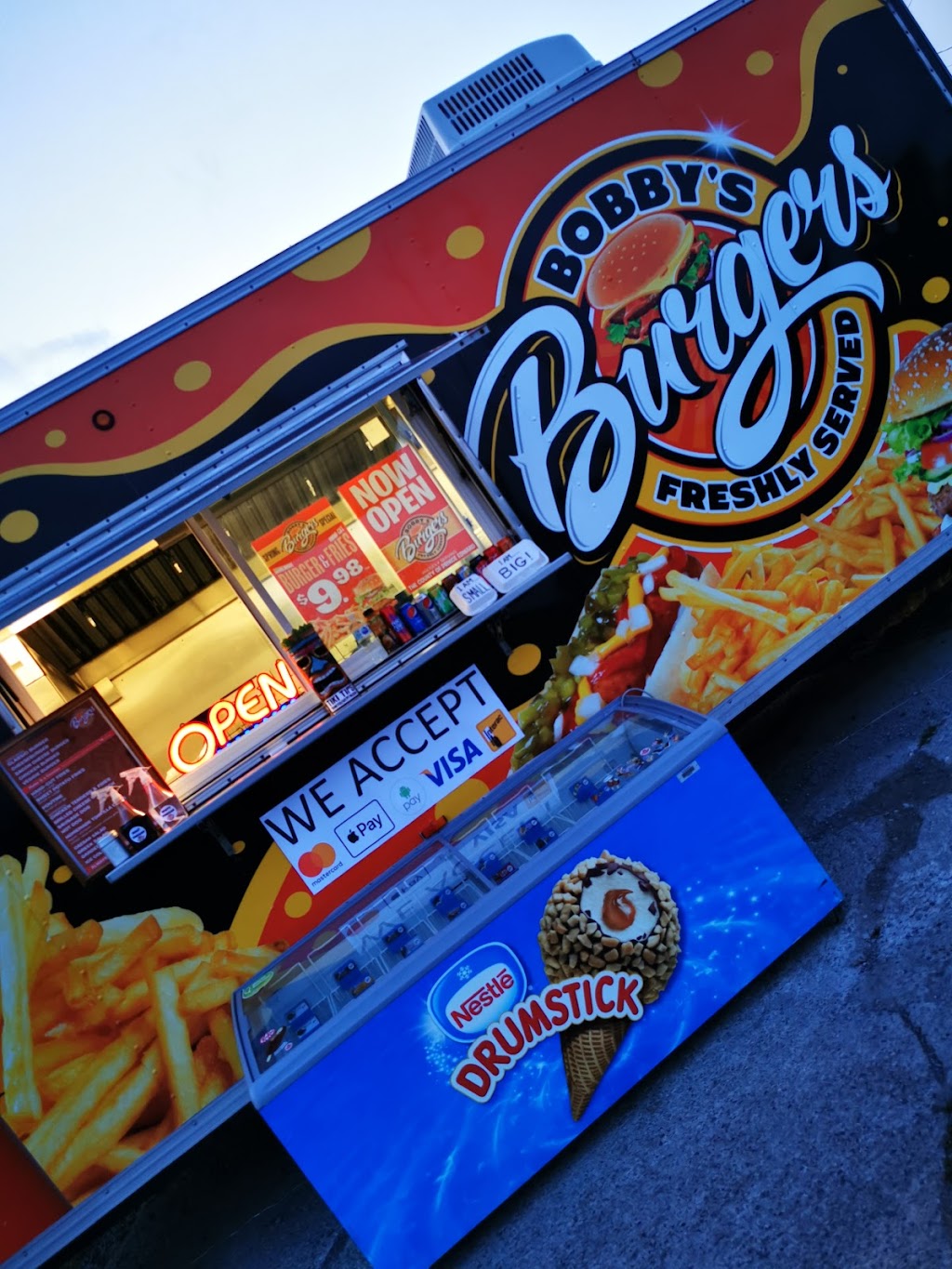 Bobbys Burgers | 662 County Rd 12, Prince Edward, ON K0K 2T0, Canada | Phone: (416) 838-2141