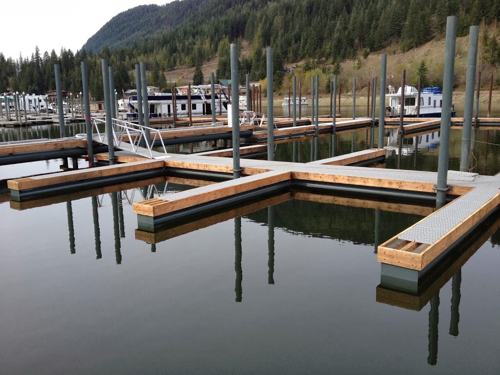 Shuswap Waterfront Marina | 113 Weddup St, Sicamous, BC V0E 2V0, Canada | Phone: (250) 517-0244