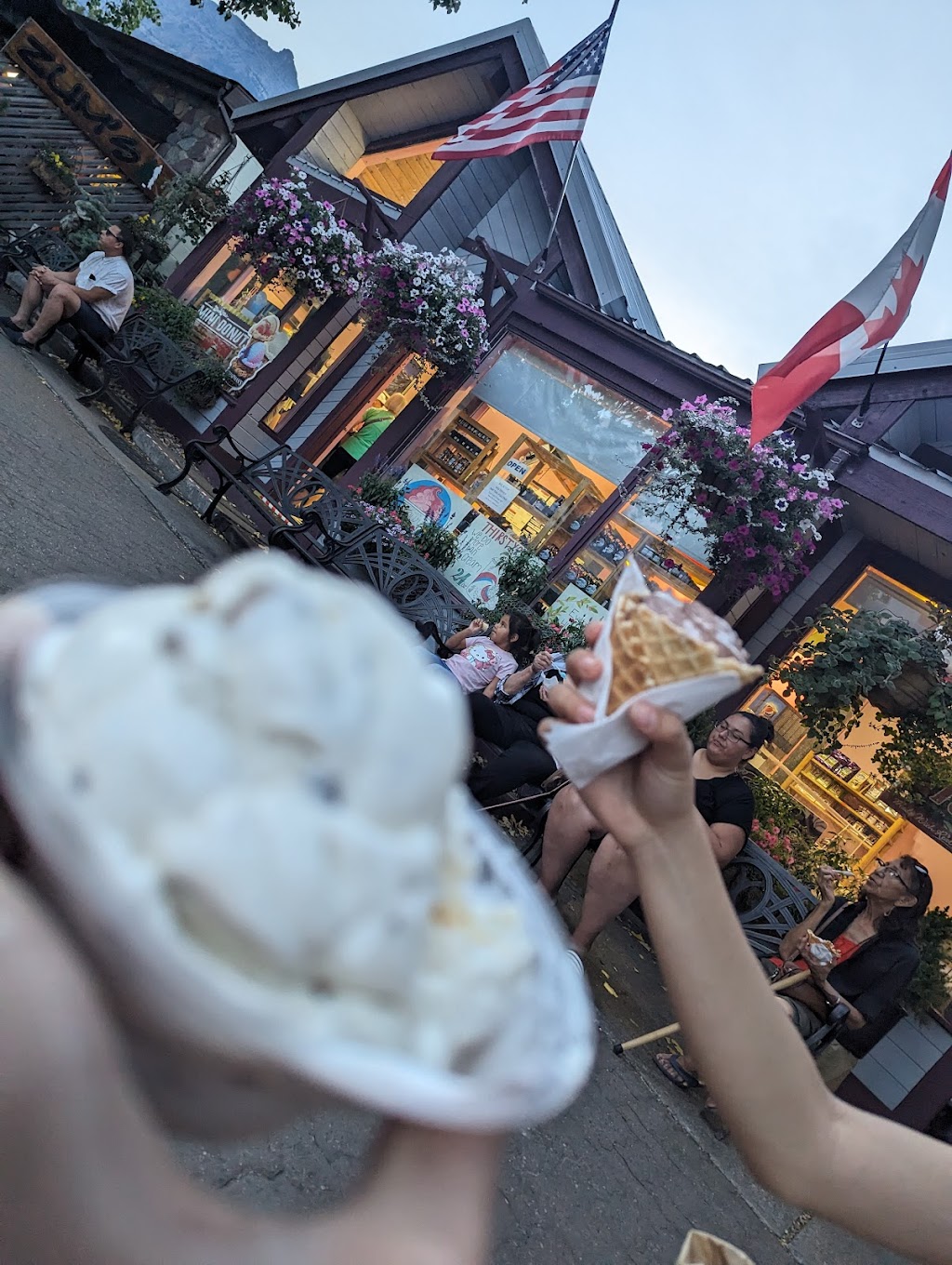 Big Scoop Ice Cream Parlor | 114 Waterton Ave Mainstreet, Waterton Park, AB T0K 2M0, Canada | Phone: (403) 859-2346