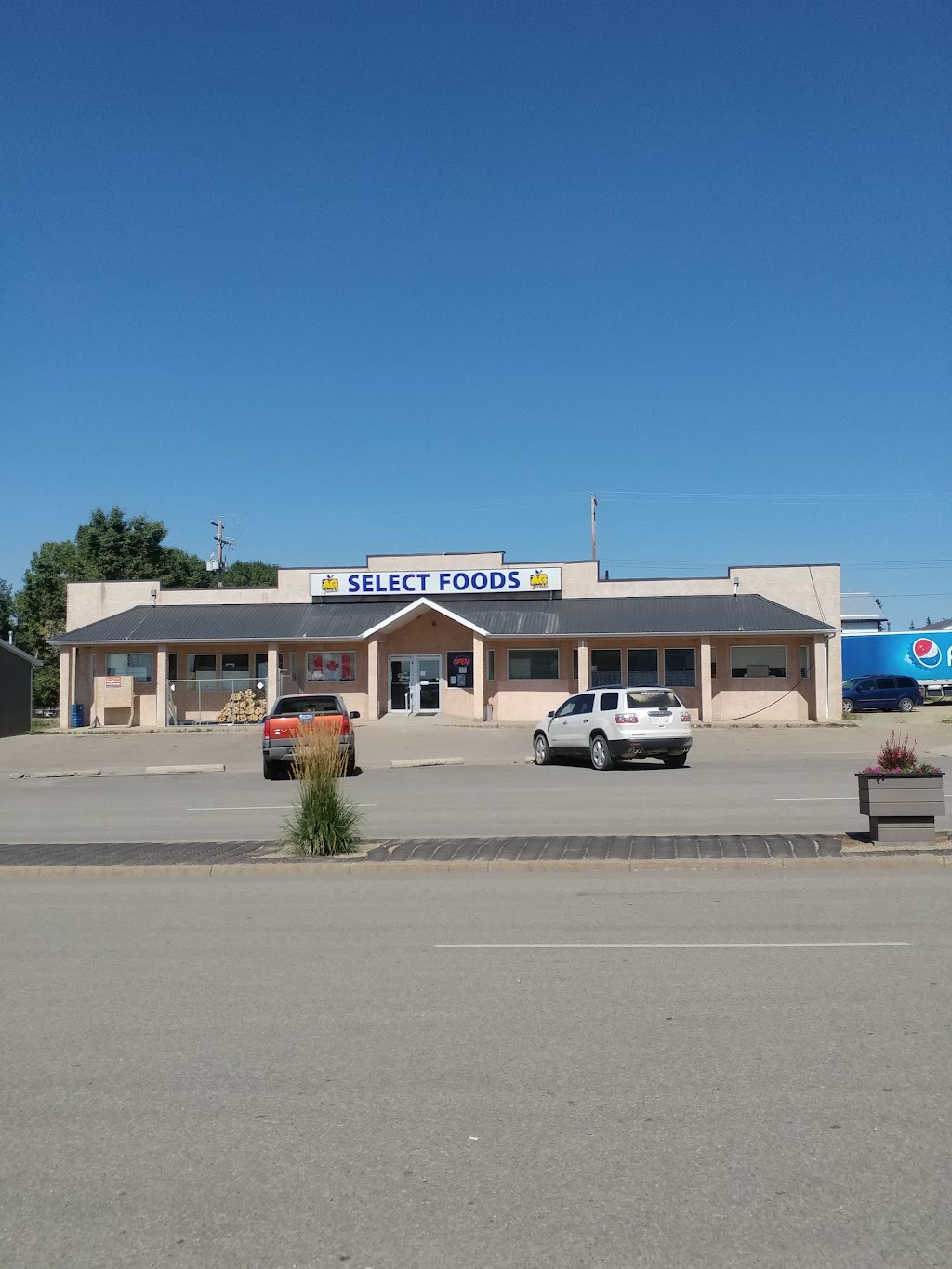 Select Foods | 5024 50 Ave, Bentley, AB T0C 0J0, Canada | Phone: (403) 748-4161