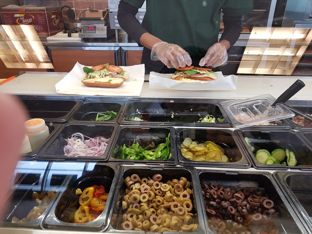 Subway | 160 Beechwood Ave, Vanier, ON K1L 1A9, Canada | Phone: (613) 741-2520