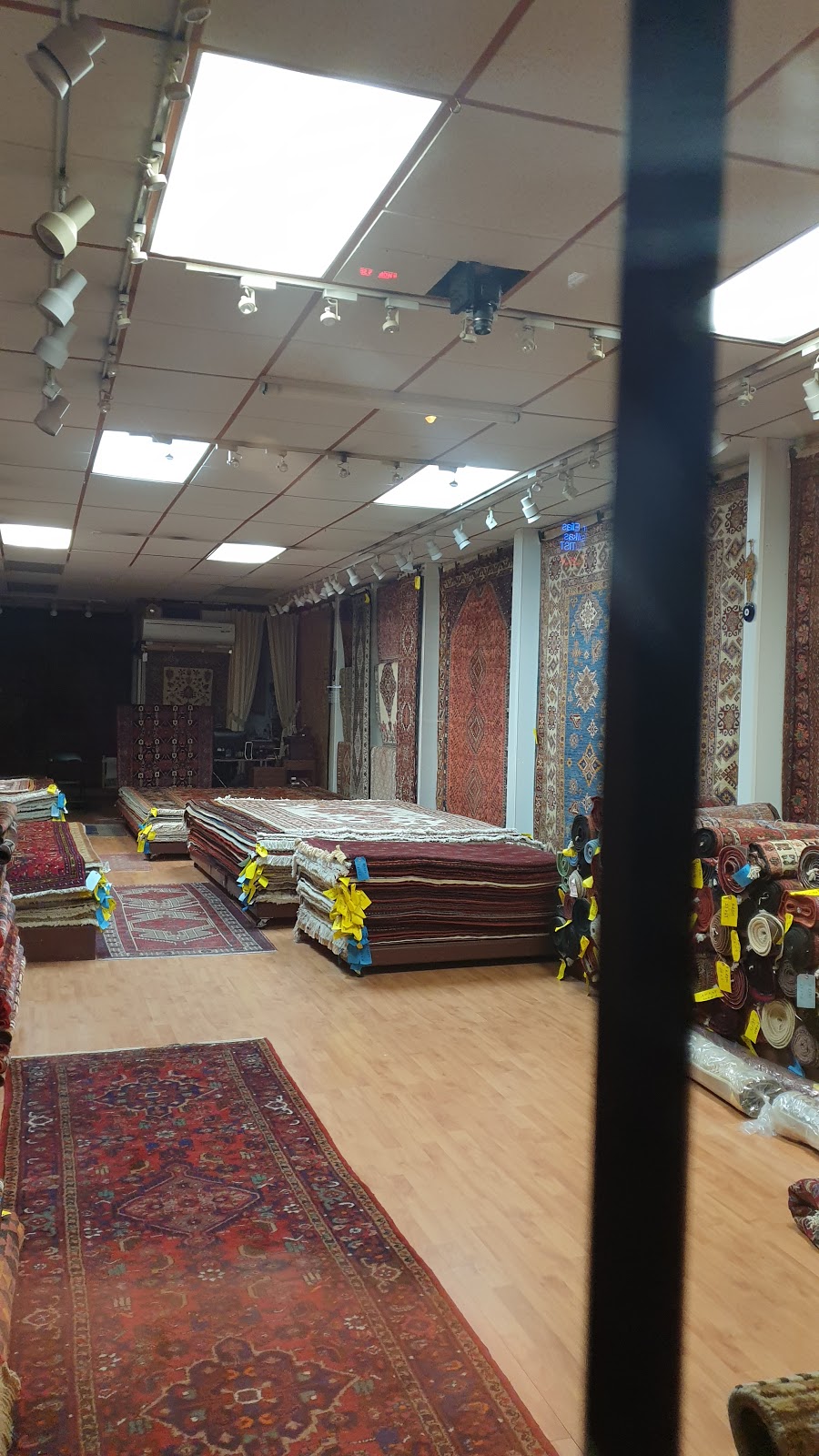 Lashar Rugs | 744 Danforth Ave, Toronto, ON M4J 1L5, Canada | Phone: (416) 461-0888