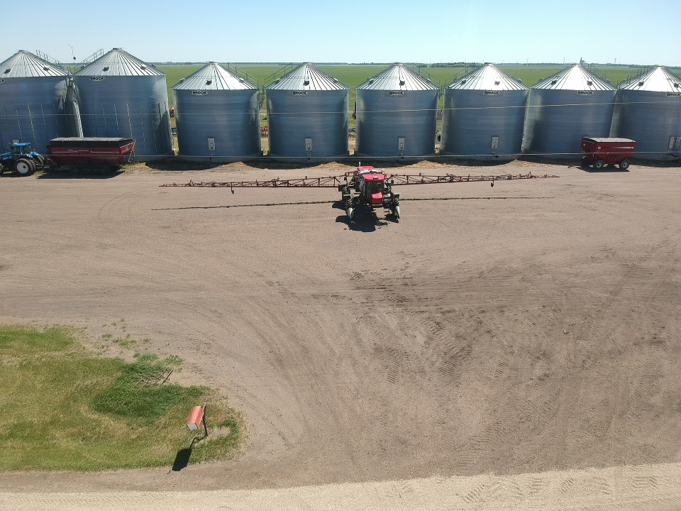 Moran Farming Corporation | 46105 Road 69N, Box 20, RR 4, MB R1N 3A4, Canada | Phone: (204) 274-2271