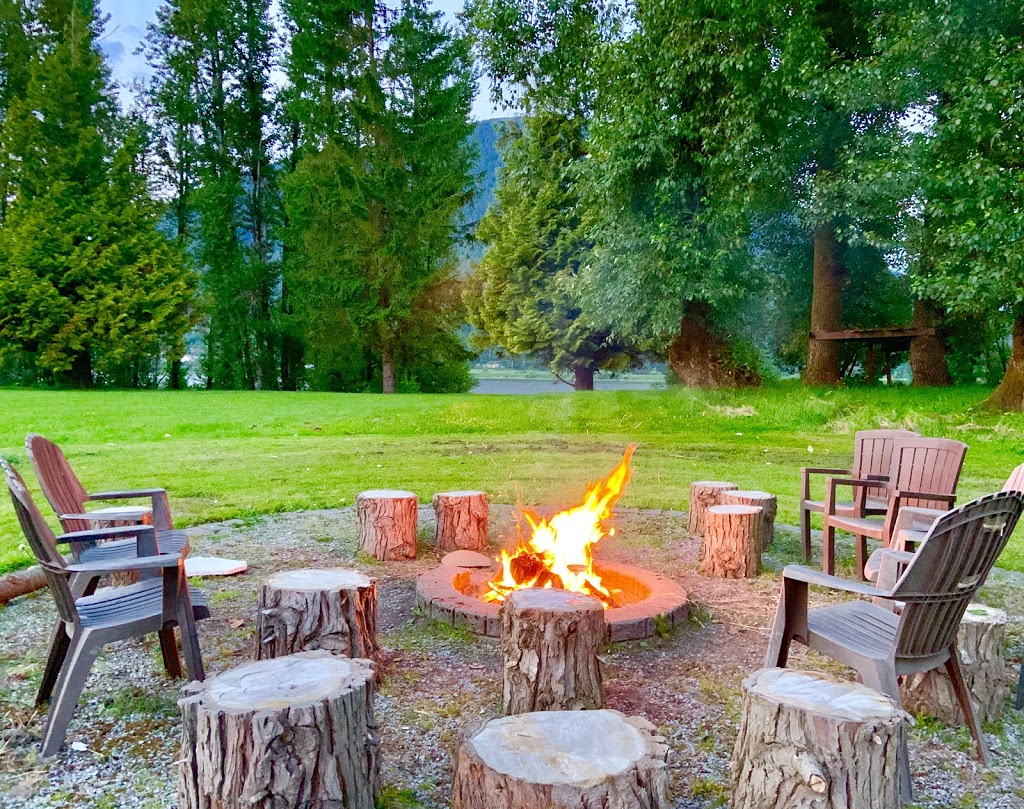 Luxury Lake Retreat | 9172 Shook Rd, Mission, BC V2V 7M1, Canada | Phone: (778) 868-2222