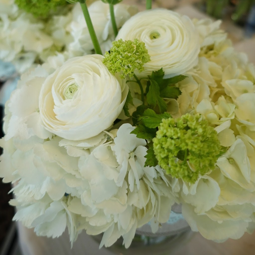 Immanuel Florist | 10423 Islington Ave, Kleinburg, ON L0J 1C0, Canada | Phone: (905) 893-3226