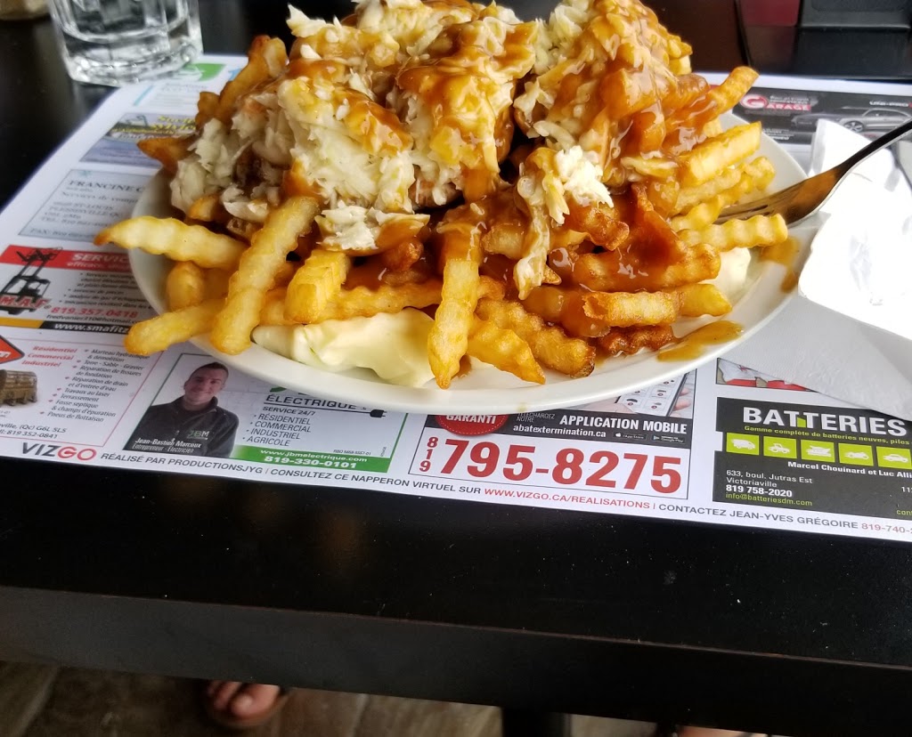 Max Poutine | 674 Rue Notre Dame E, Victoriaville, QC G6P 4B6, Canada | Phone: (819) 758-9165