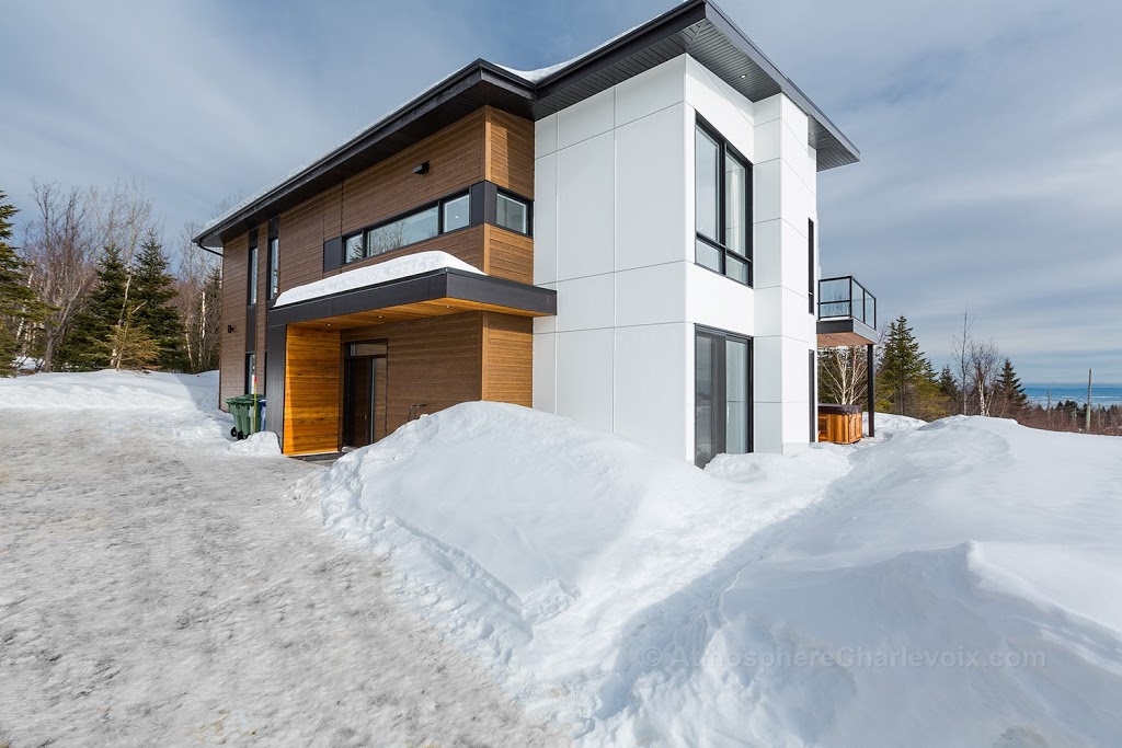 Maison Atmosphère Charlevoix | 18 Chemin des Prés, Petite-Rivière-Saint-François, QC G0A 2L0, Canada | Phone: (418) 840-9221