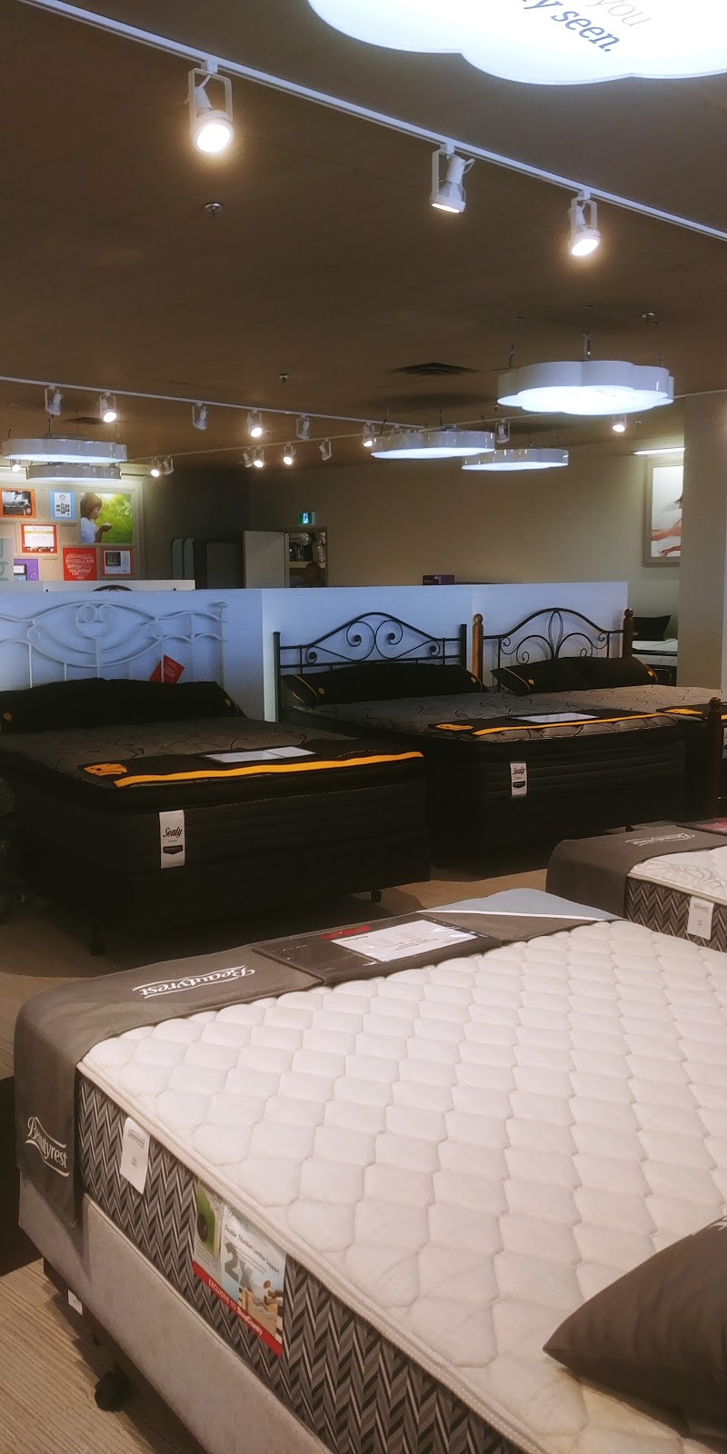 Sleep Country Canada | 800 Queenston Rd, Stoney Creek, ON L8G 1A7, Canada | Phone: (905) 662-0777