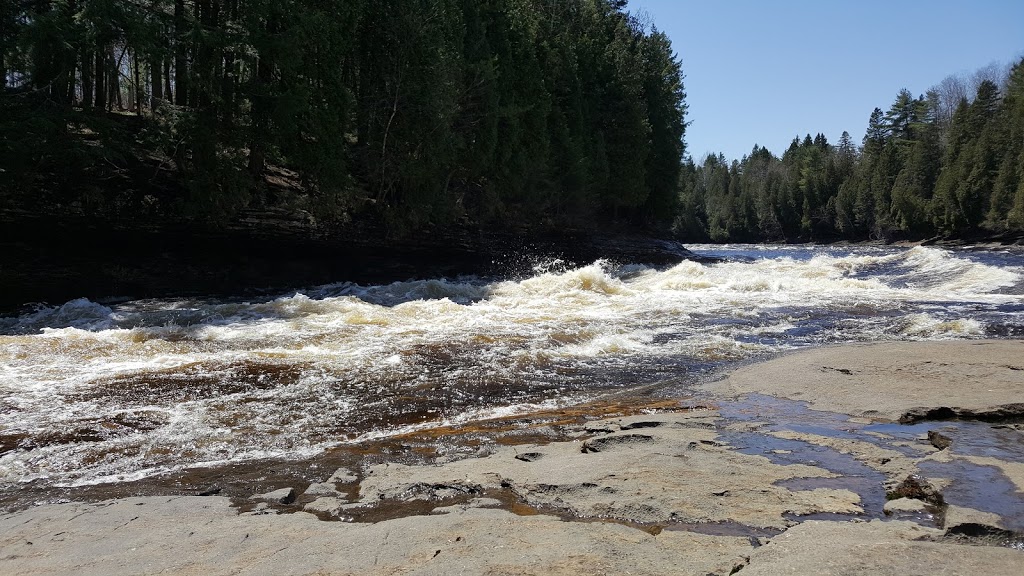 Promenade Jacques-Cartier | 175 Rte De La Pinière, Pont-Rouge, QC G3H 3R7, Canada