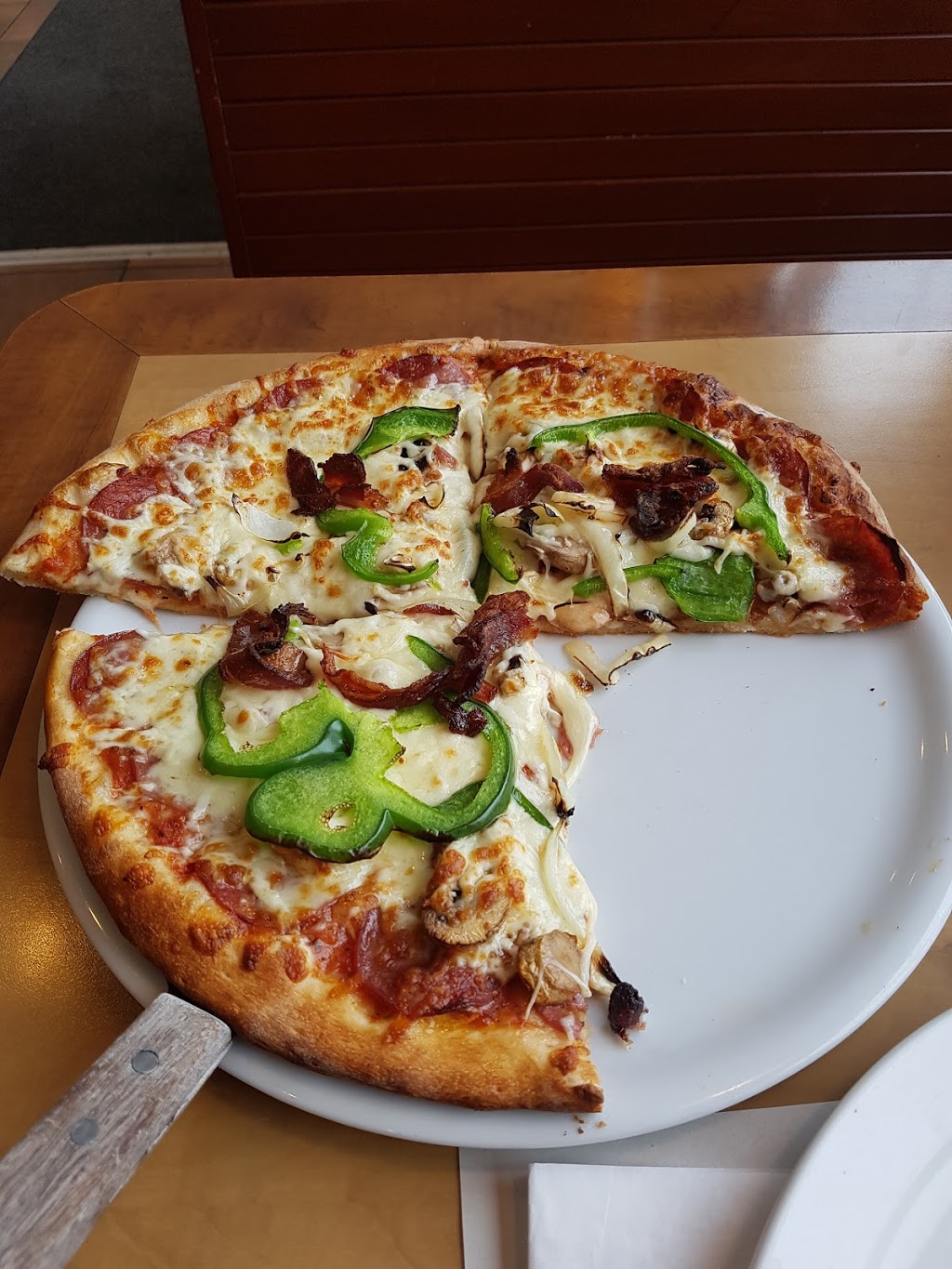 Broadway Pizzeria | 8655 Rue Sherbrooke E, Montréal, QC H1L 1B8, Canada | Phone: (514) 354-1000