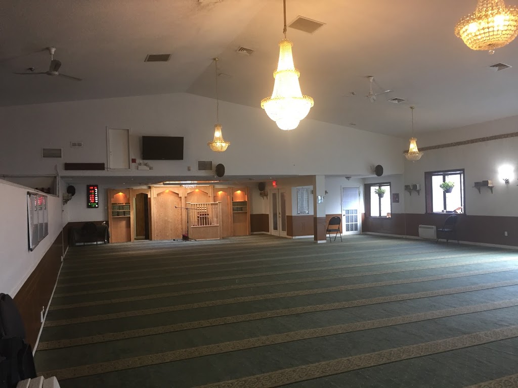 Masjid Aljisr | 3005 Boulevard Cartier O, Laval, QC H7V 1J3, Canada | Phone: (450) 681-2133