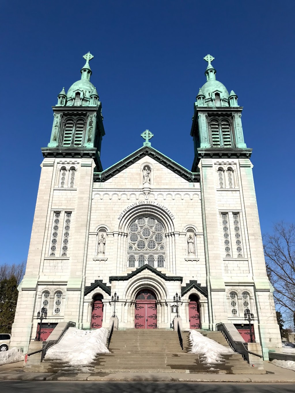 Notre-Dame-des-Sept-Allégresses Church | 1285 Rue Saint François Xavier, Trois-Rivières, QC G9A 1R9, Canada | Phone: (819) 376-3373