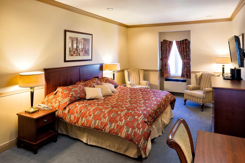 Inn On The Lake | 3009 Nova Scotia Trunk 2, Fall River, NS B2T 1J5, Canada | Phone: (902) 861-3480